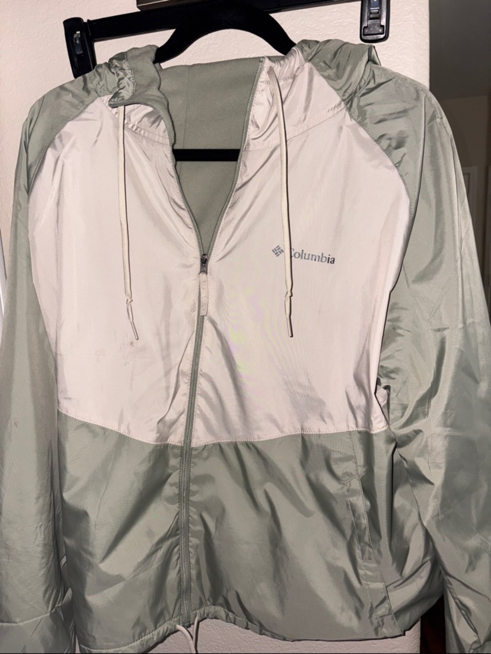 Columbia Mint Green and Off-White Windbreaker Jacket